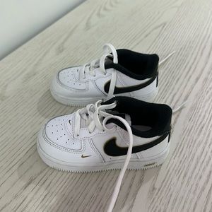 Nike toddler sneakers